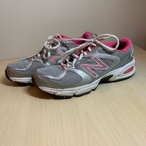 Silver/Pink Wide-Width New Balance Sneakers